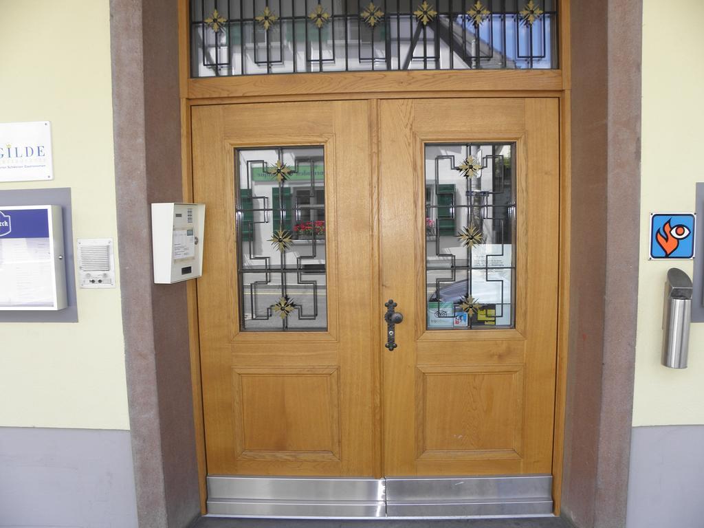 Allschwil Hotel Roessli מראה חיצוני תמונה
